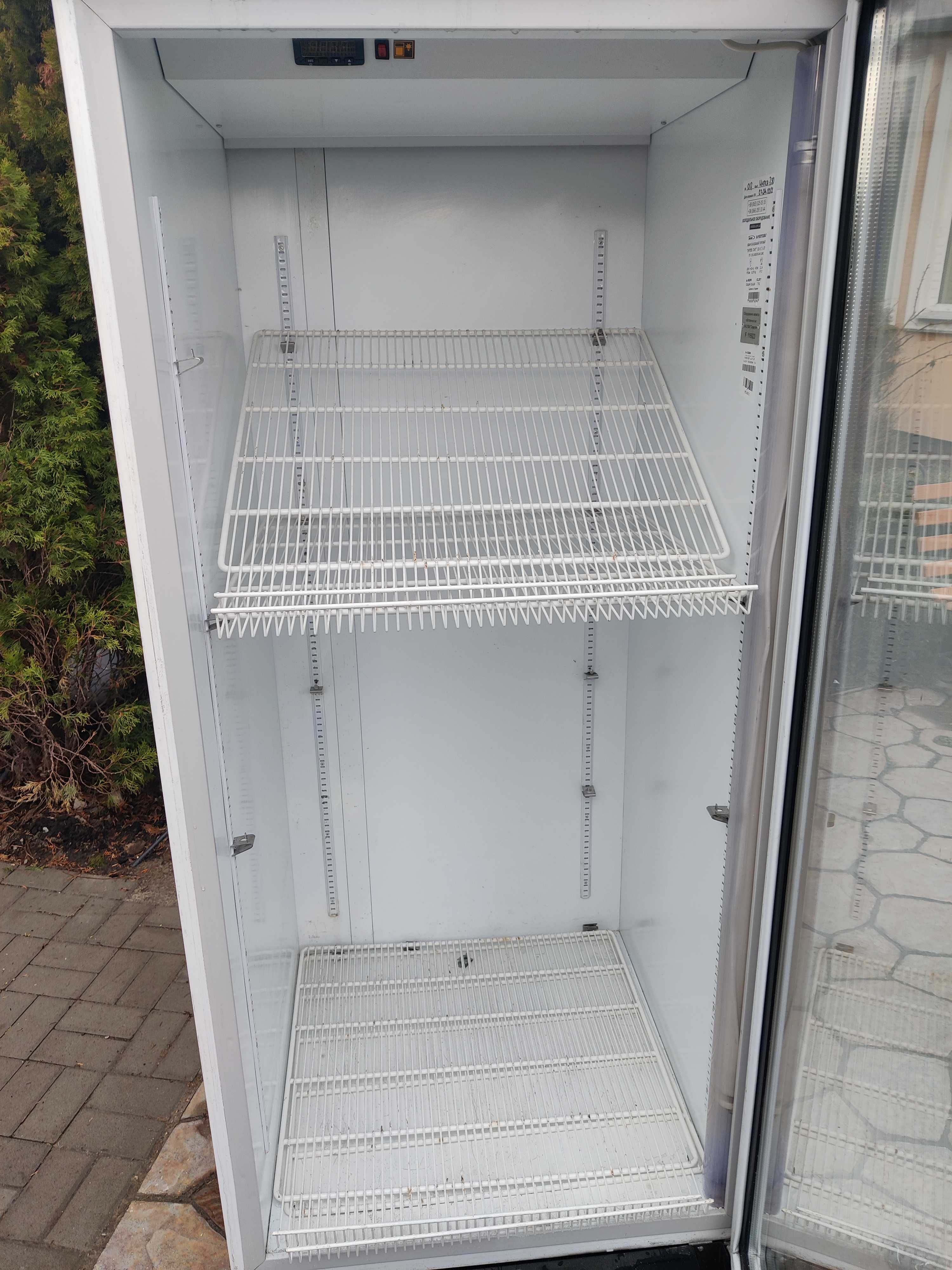 Холодильник вітрина 710 літрів