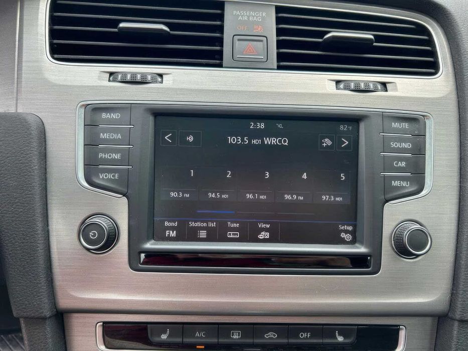 Volkswagen Golf Wolfsburg Edition 4-Door      2017