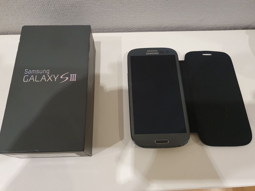 Samsung Galaxy S3 w bdb.stanie z powiększoną baterią