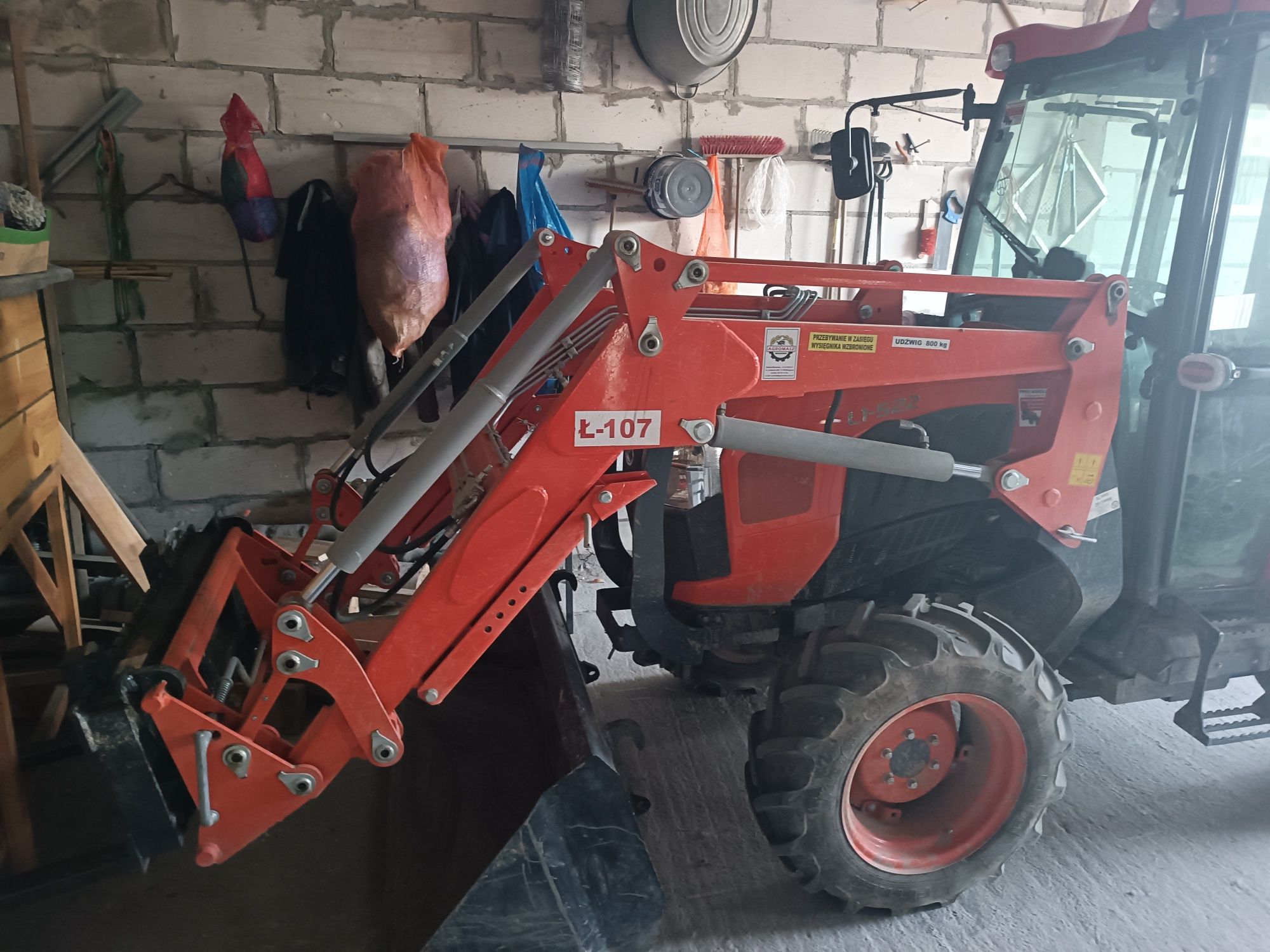 Sprzedam ciągnik Kubota L1522 ogrodniczy z ładowaczem 160000  brutto