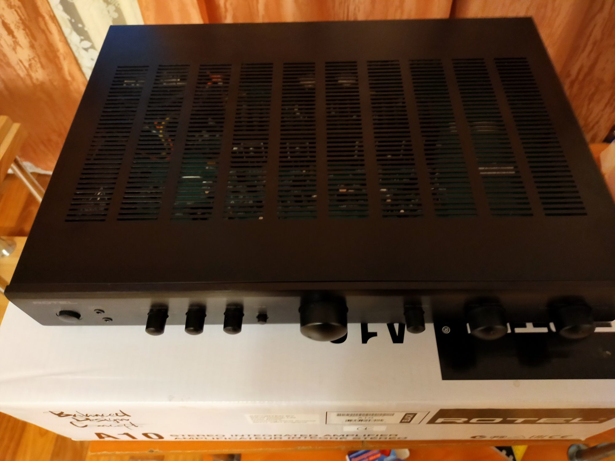 Усилитель ,, Rotel A 10 " . Идеал !