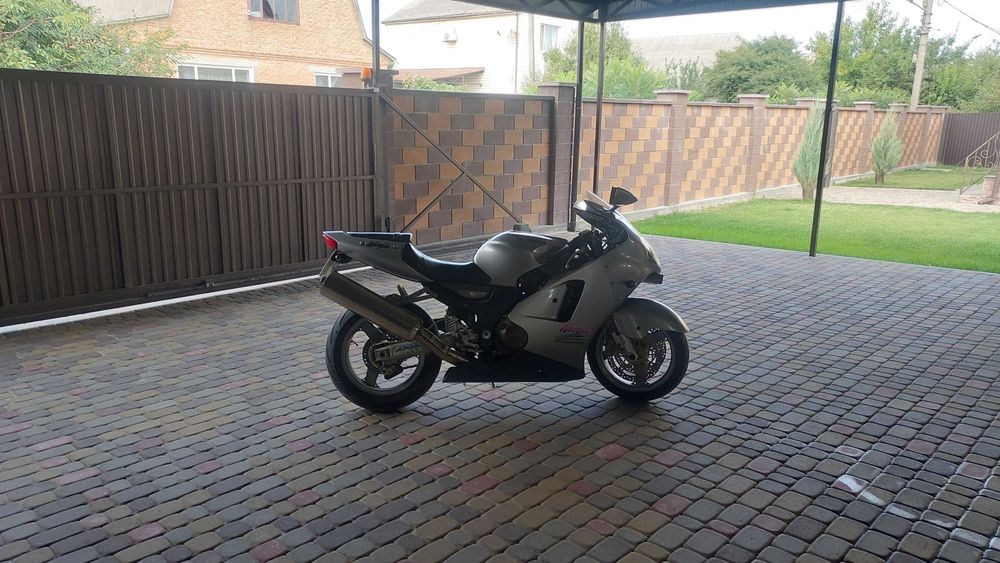 Кавасакі zx 12r.