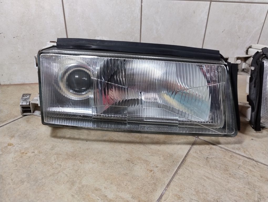 Skoda Octavia 1 lampa reflektor prawy lewy komplet przód Europa