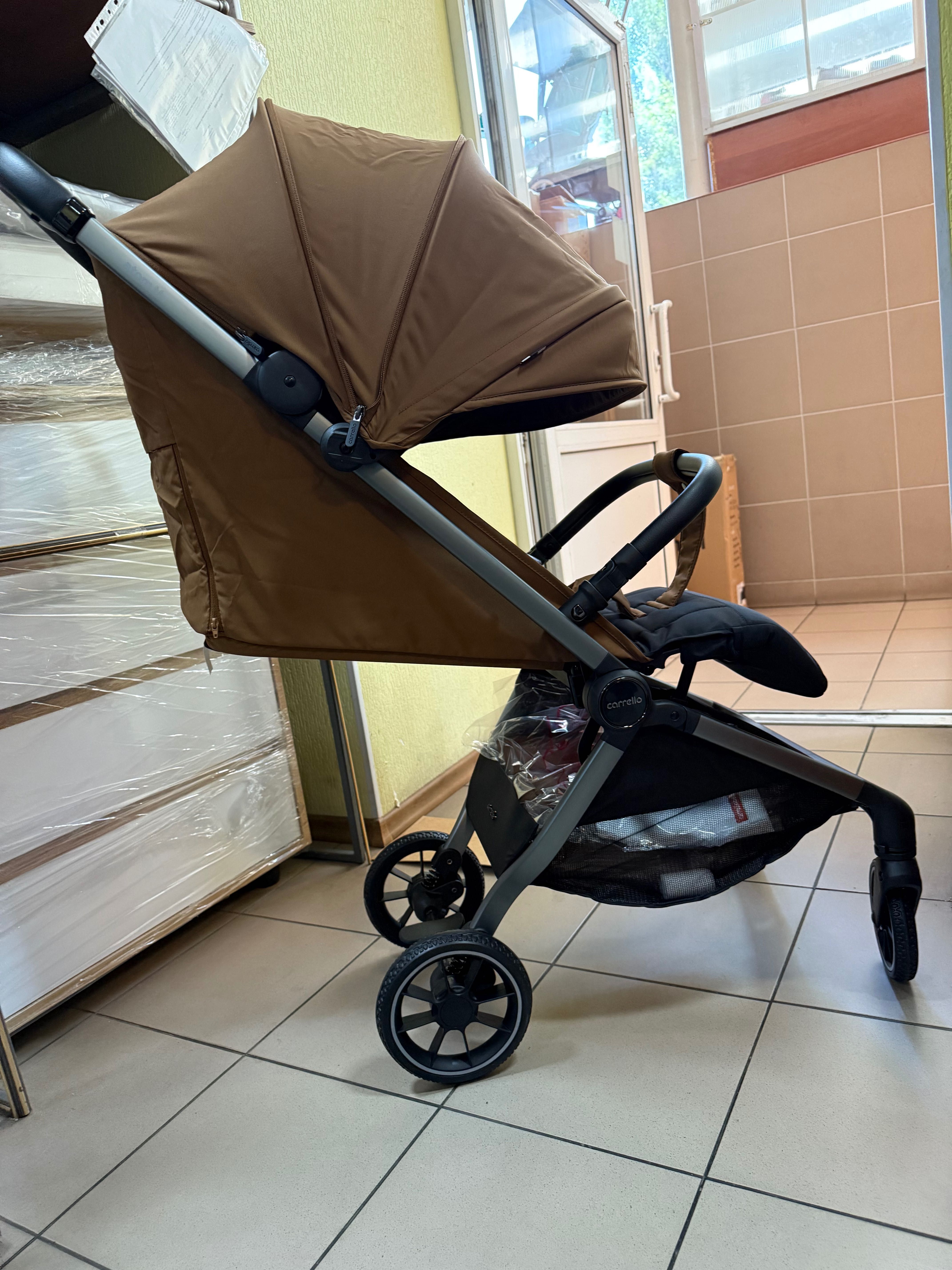 Коляска Carrello Atom M