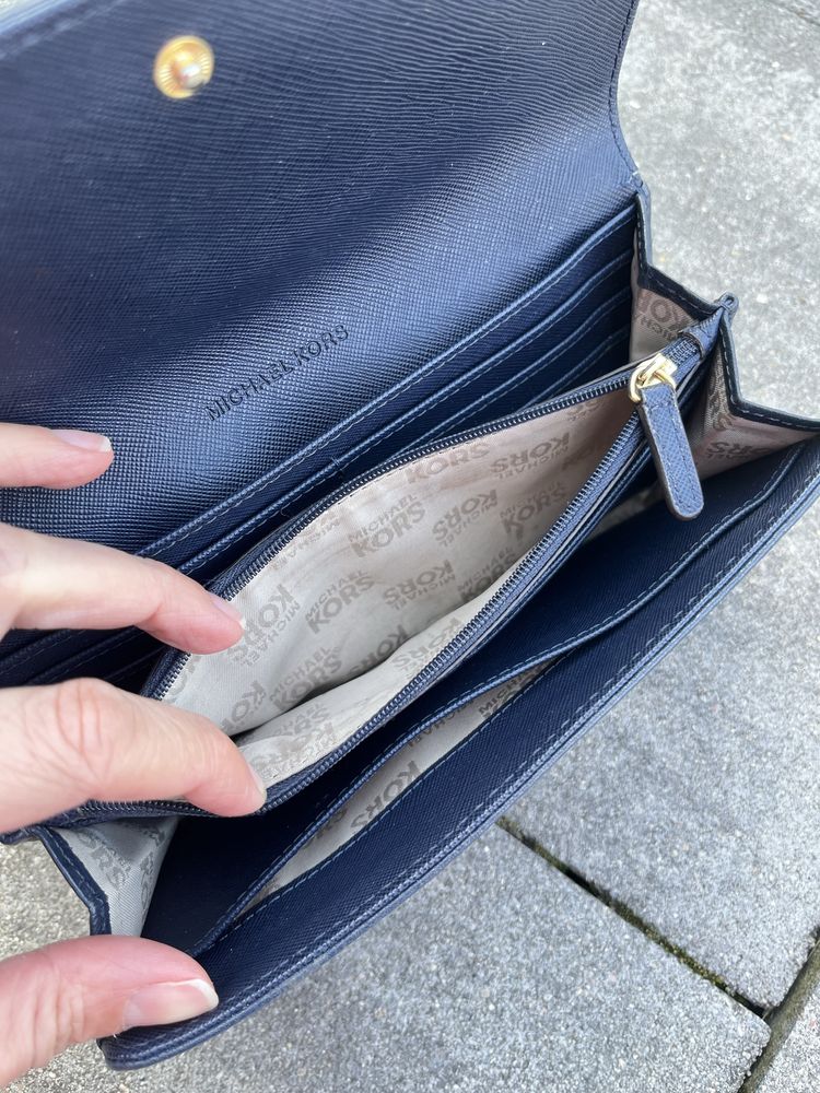 Michael Kors niebieski granatowy portfel damski
