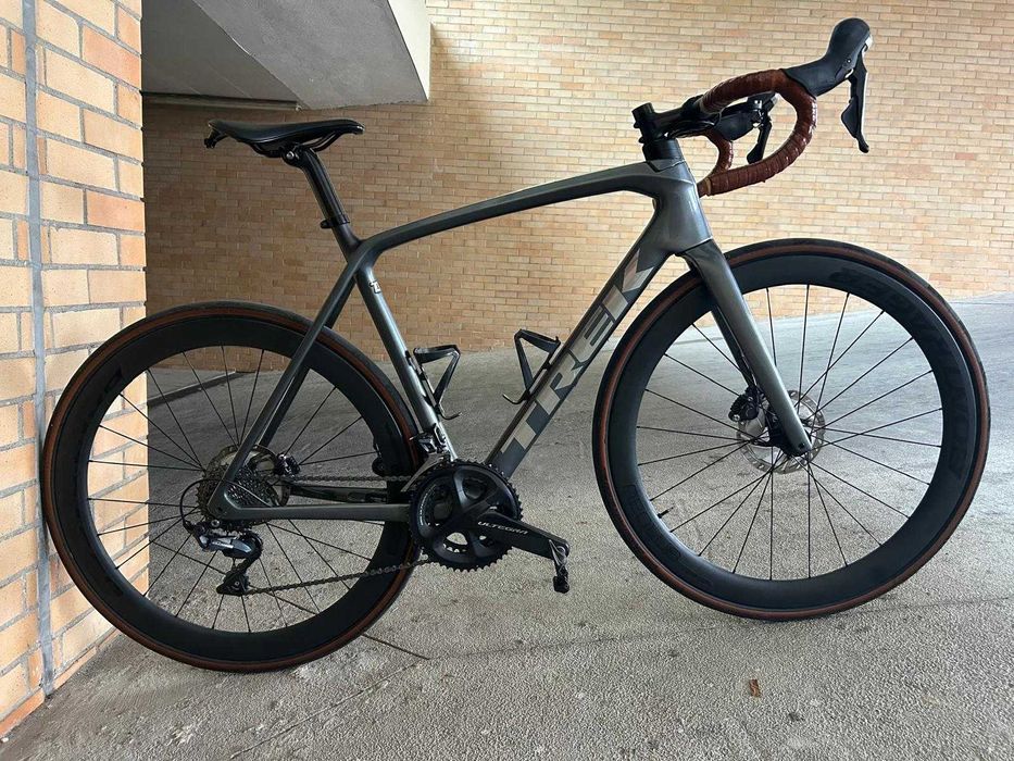 TREK Émonda SL6 Disc Out2021 + Rodas Carbono 50" + Favero Assioma Uno