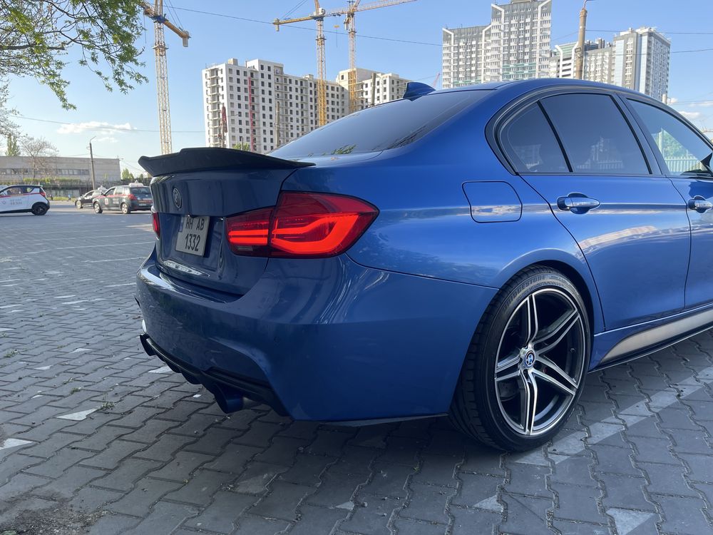 БМВ f30  340i b58.