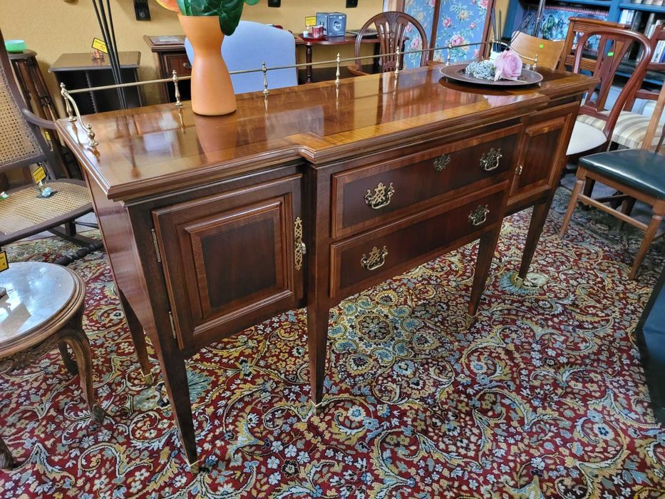 Aparador antigo - óptimo estado e qualidade