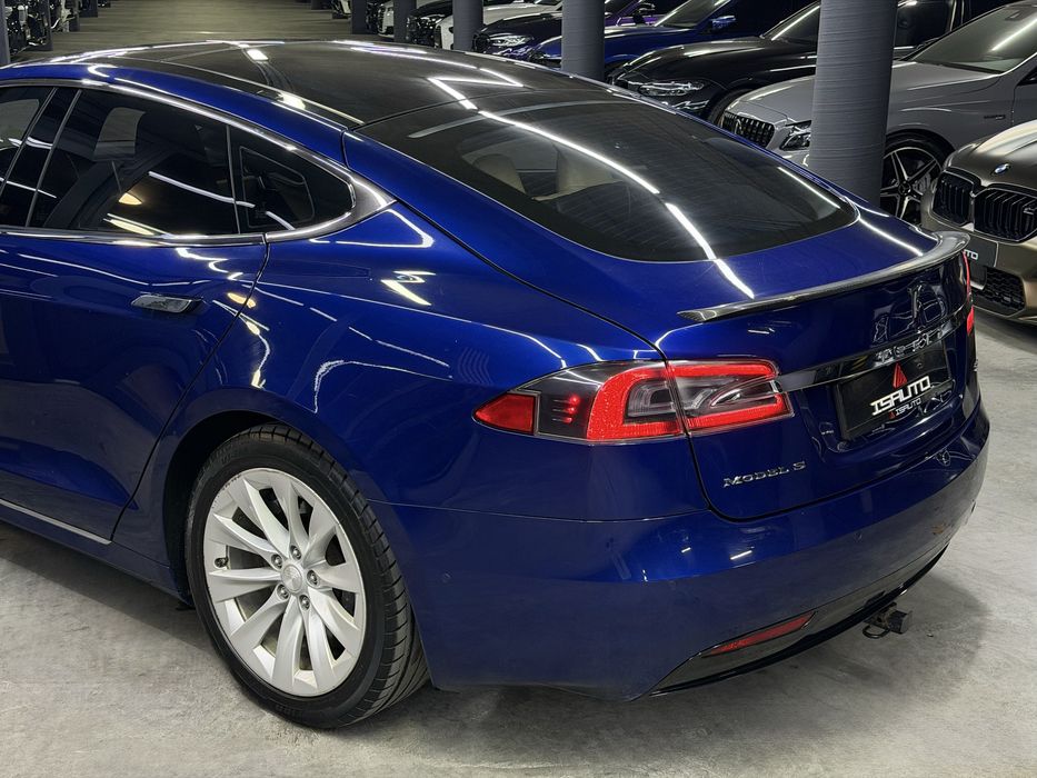 Tesla Model S 75D