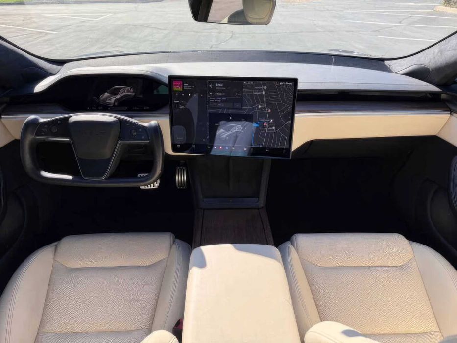 Tesla Model S      2022