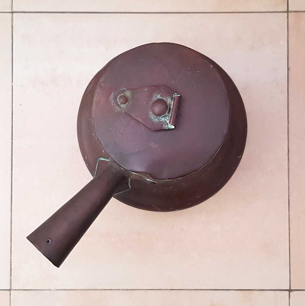 Chaleira / Chocolateira / Cafeteira em bronze/latão início século XX