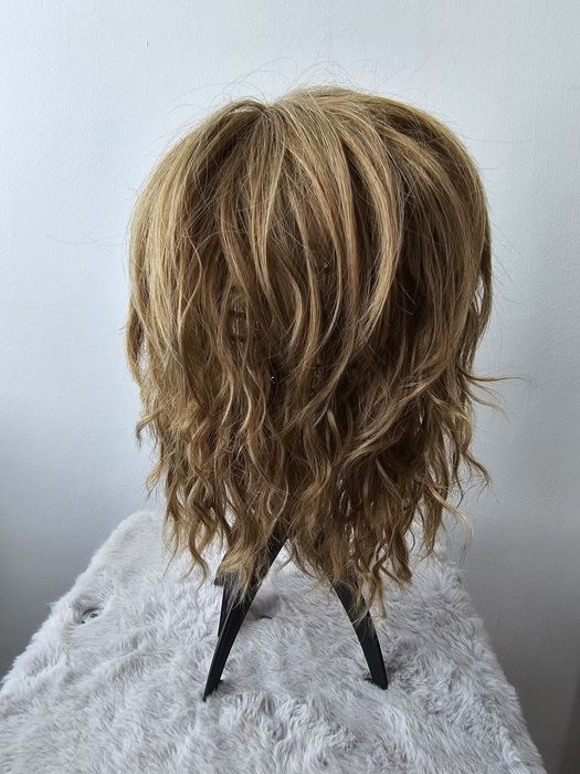 PRomocja Peruka - ciemny blond