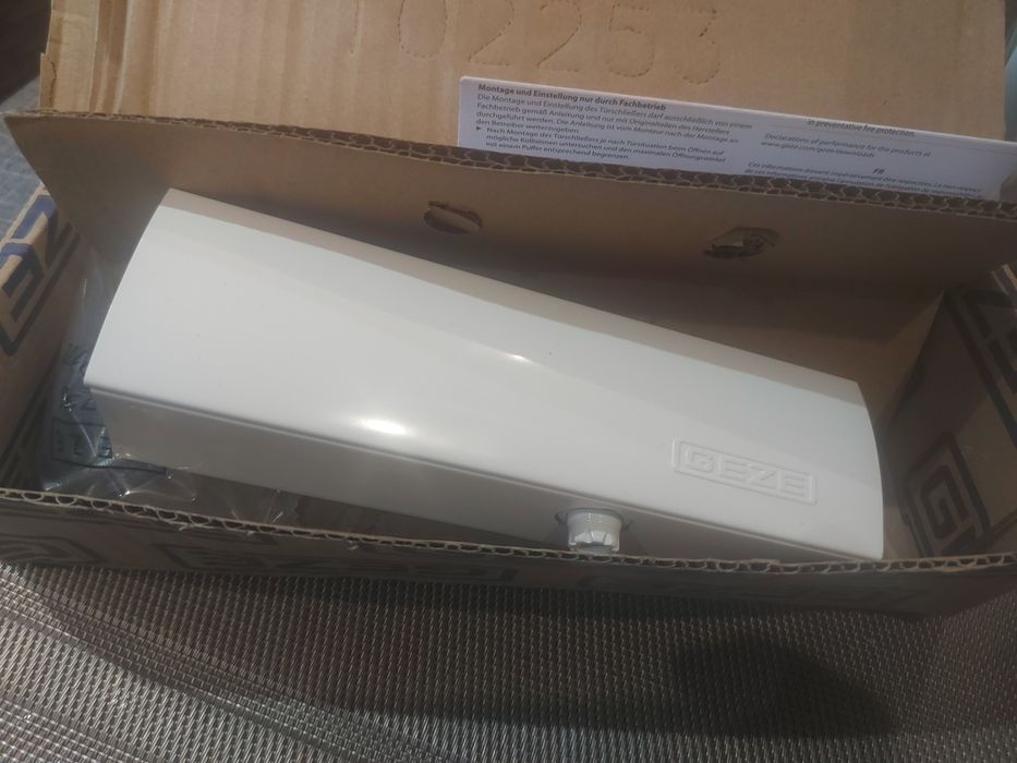 Продам доводчики дверей.GEZE