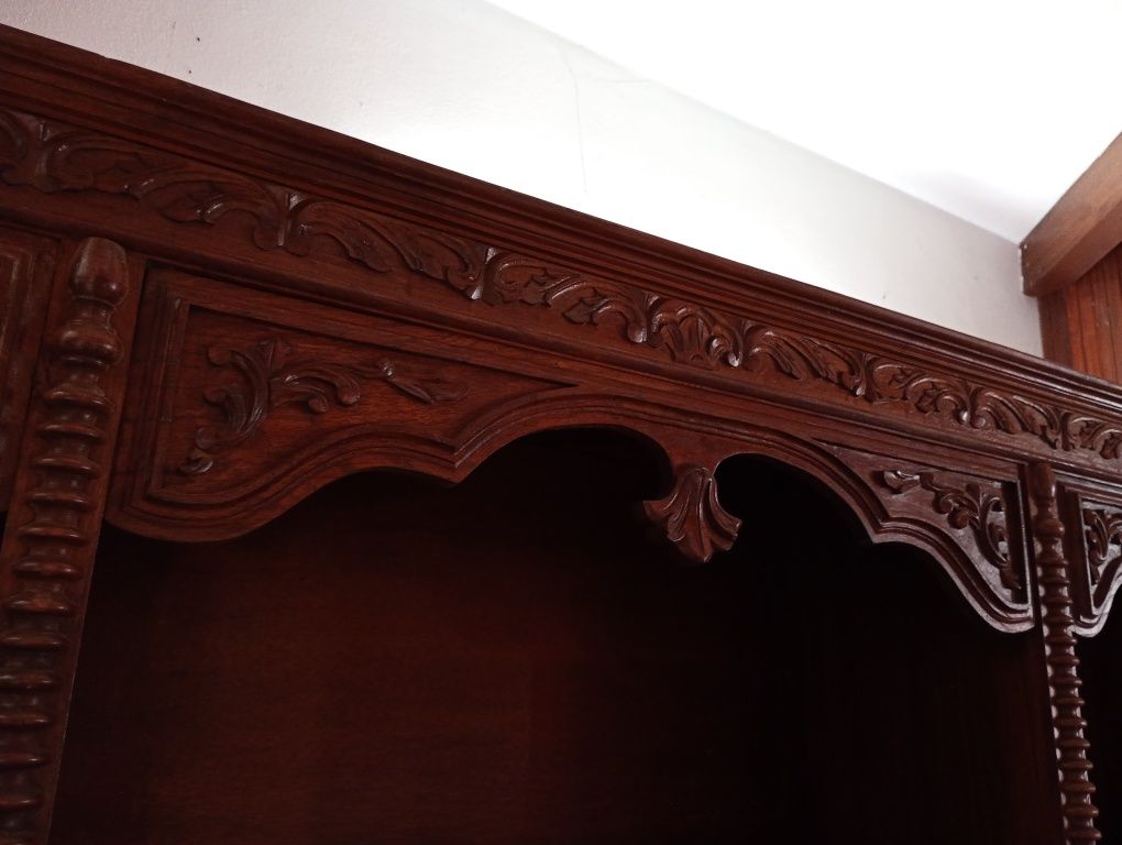 Estante de sala.