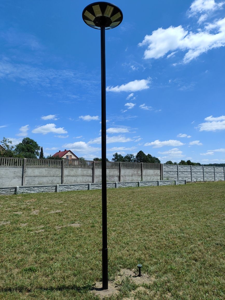 Słup oświetleniowy z lampą solarną 2000W