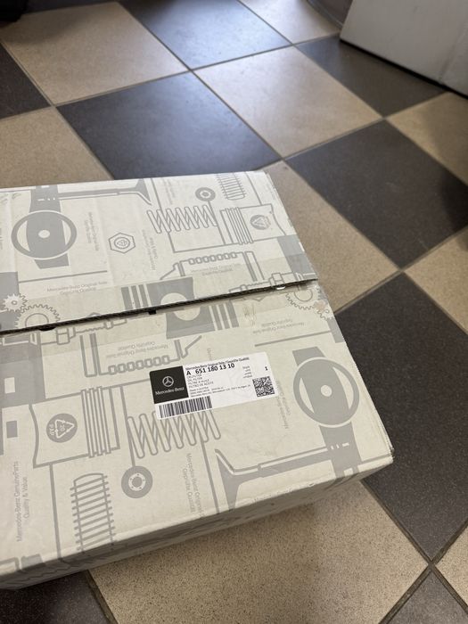 Теплообмінник OM651 2.2 радіатор масляний Sprinter W906 W907