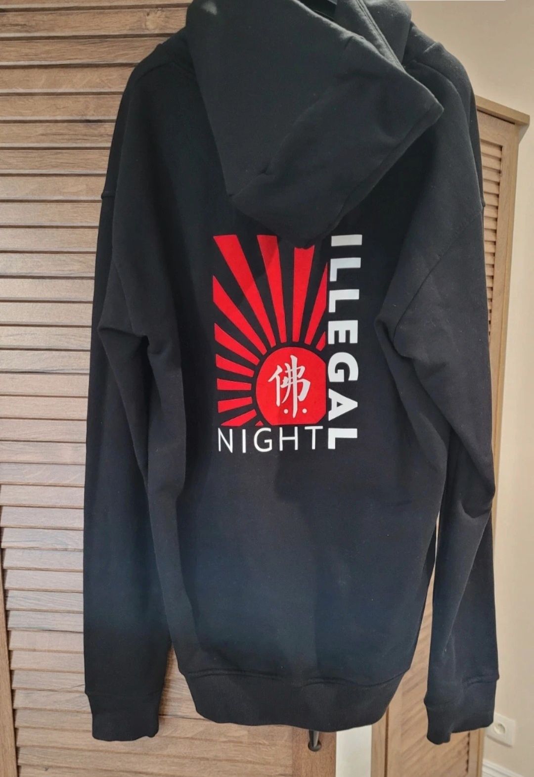 Bluza kapturem illegal night