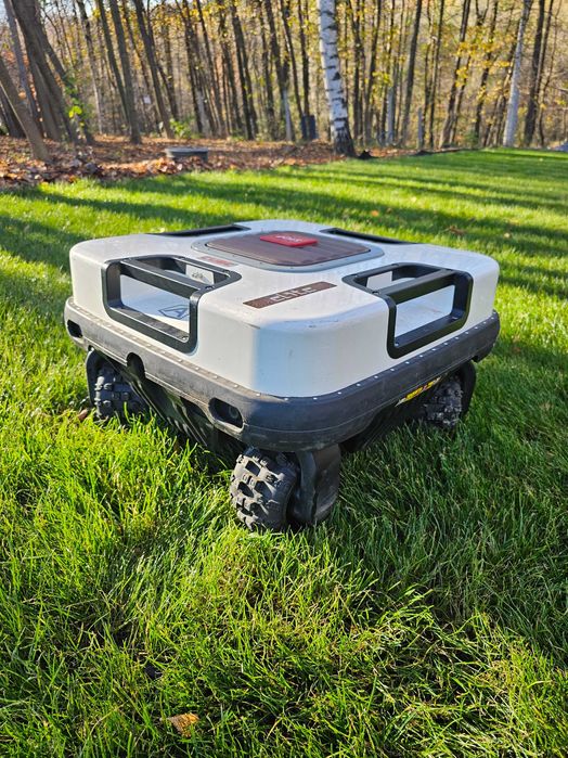 Ambrogio CUBE / QUAD nachylenia do 75%, napęd 4x4 GPS, RADARY, 3500m2