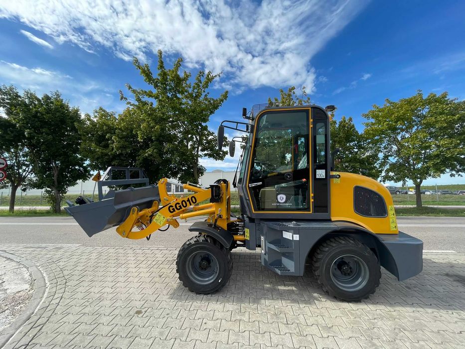 ŁADOWNOŚĆ 1000 KG nowa mini ładowarka miniładowarka GG010