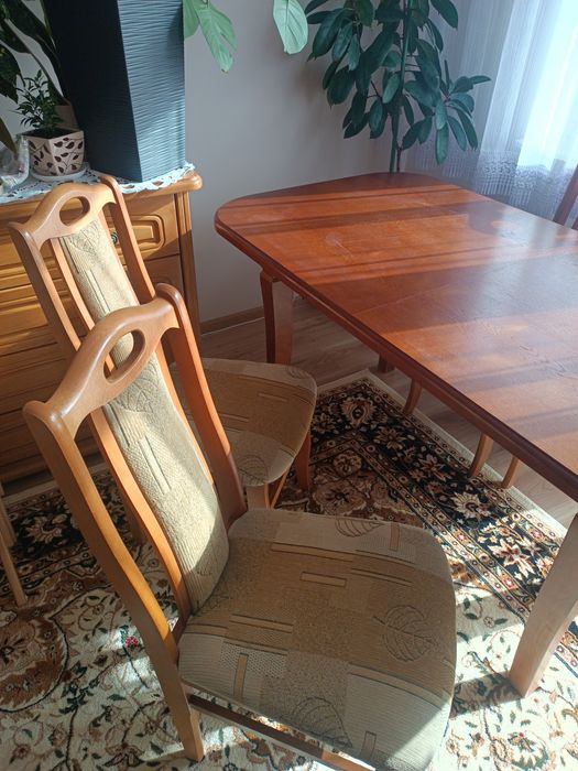 Stół + 4 krzesła komplet  prywatnie okazja