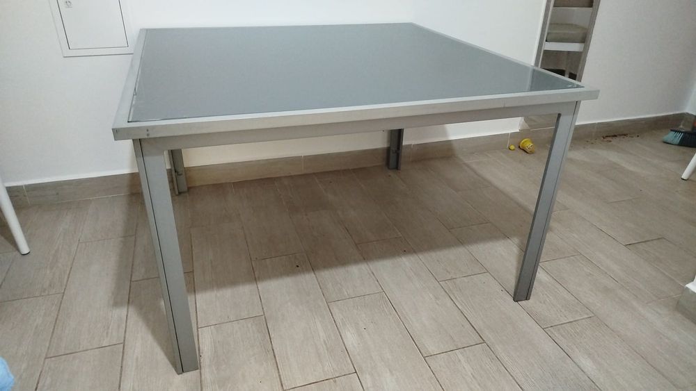 Mesa completa muito bonita