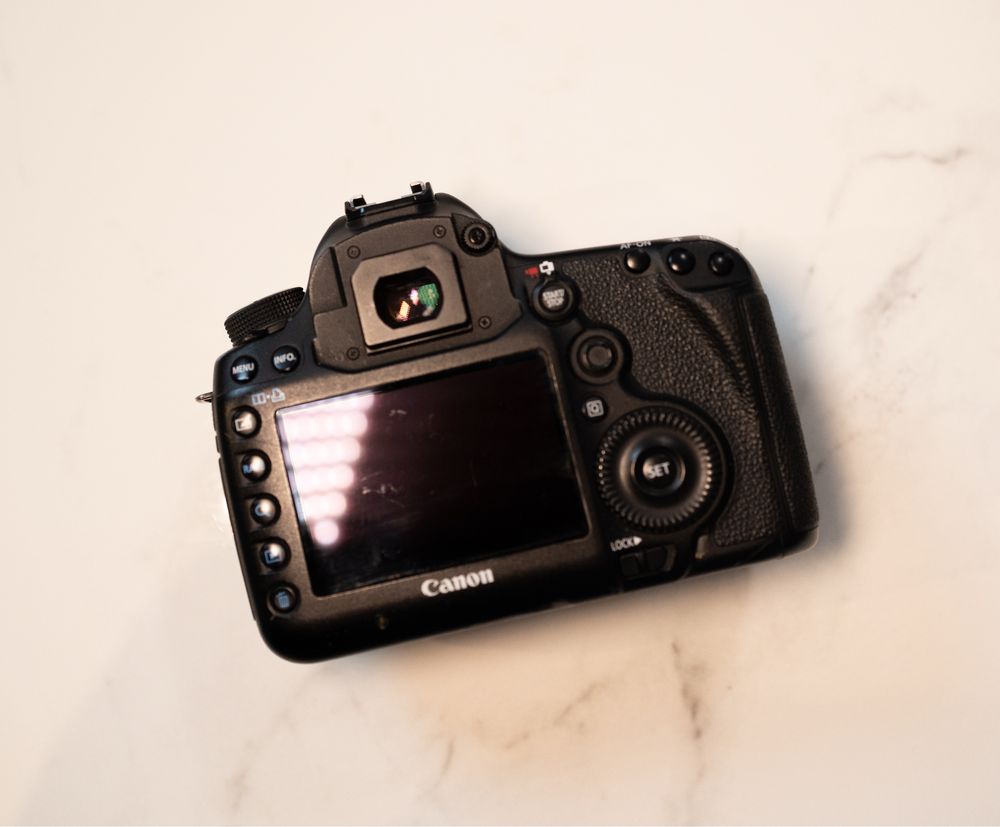 Aparat Canon EOS 5D mark III body z obiektywem 85mm