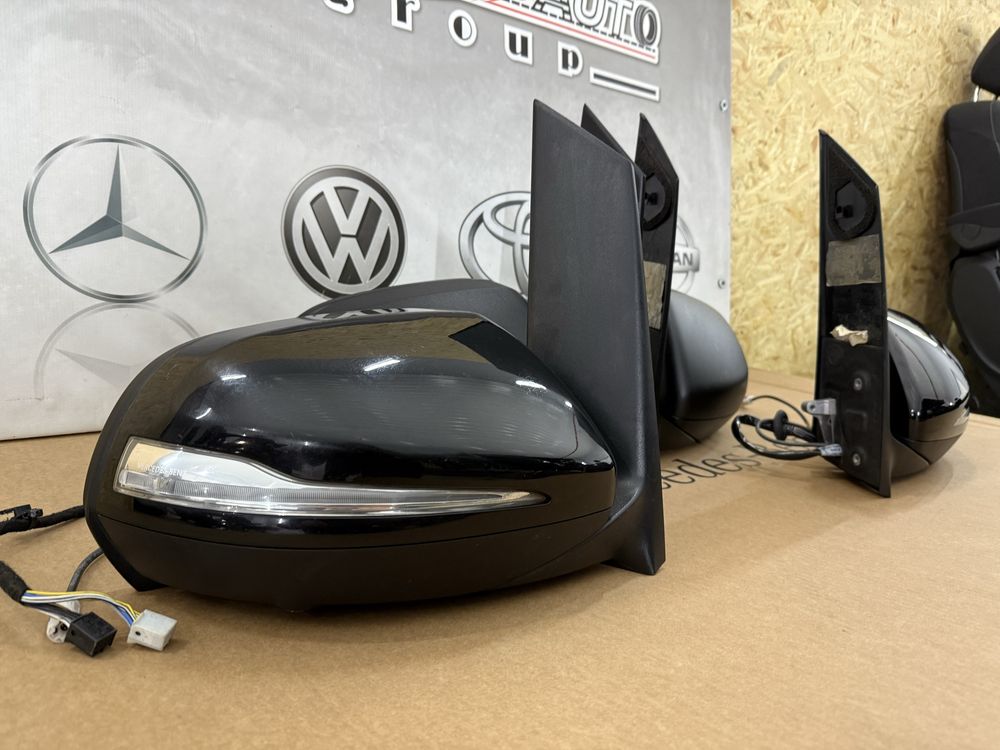Зеркало дзеркало ліве праве поворотник  Vito Віто V-class Metris W447