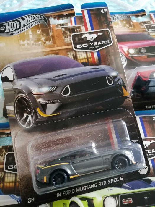 Hot wheels Ford mustang 60 years Novos
