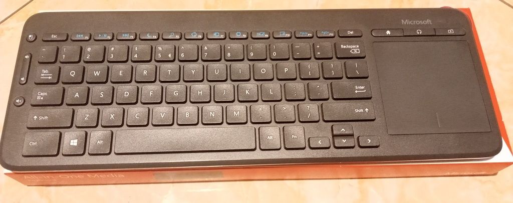 Klawiatura bezprzewodowa Microsoft All-in-One Keyboard