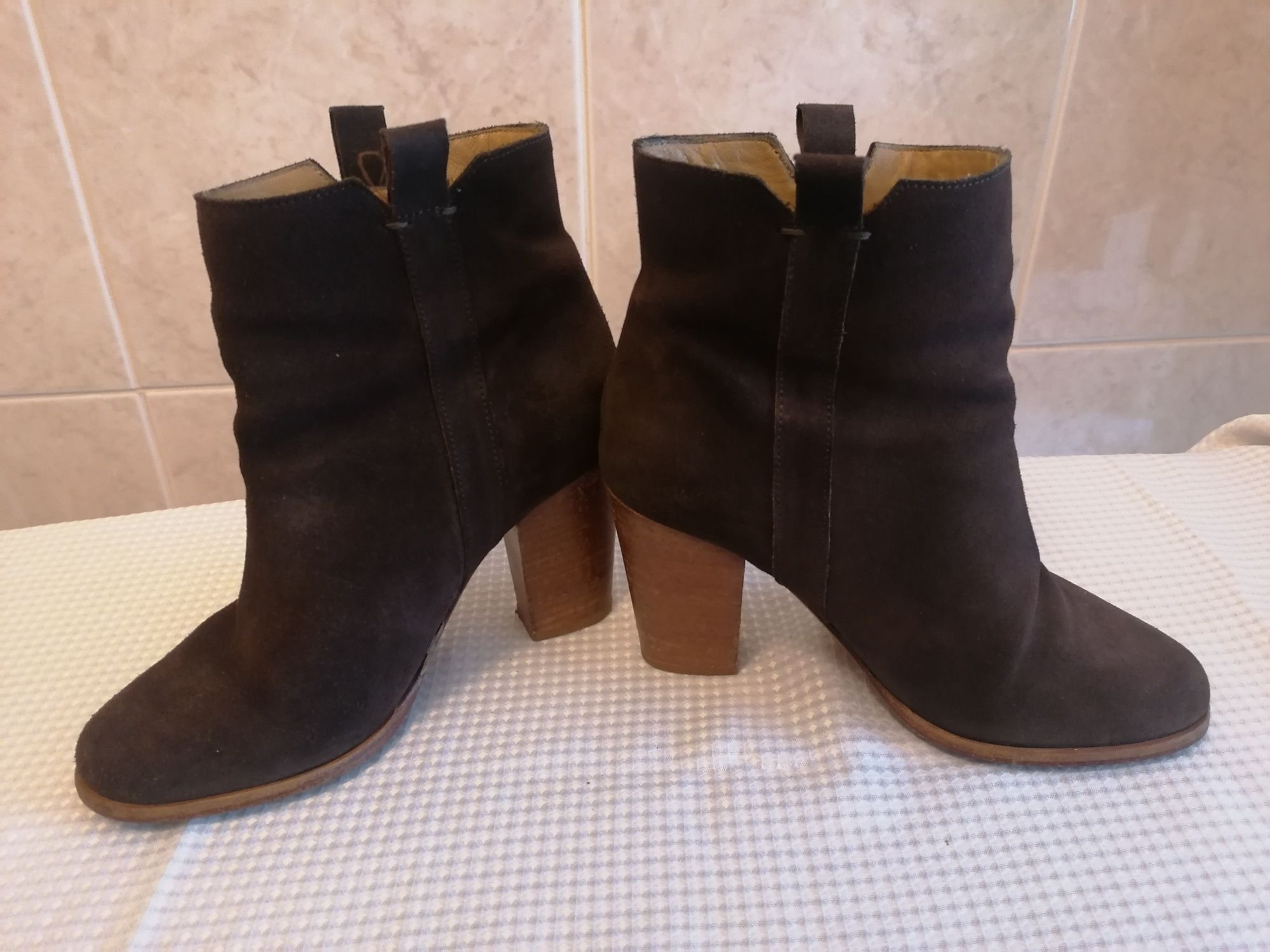 Botins 38, nobuk castanho Mango