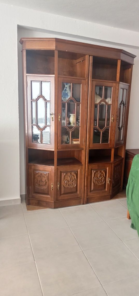 Móvel de Sala Envidraçado
