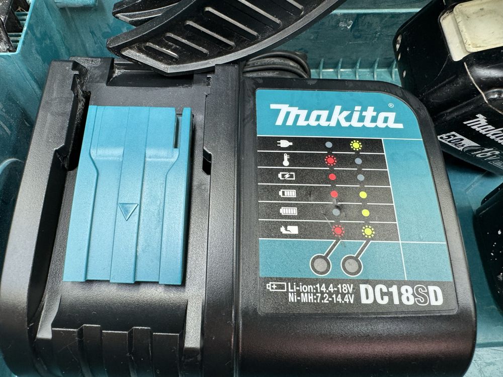 Wkrętarka 18V z magazynkiem do płyt G-K Makita DFR550