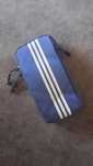Etui sportowe Adidas Sport Armband granatowy na telefon ramię bieganie