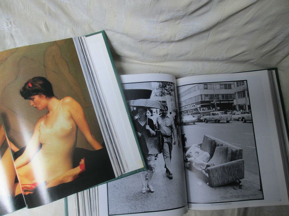 Edição do ano de 1982 da revista Photo, encadernada em dois volumes