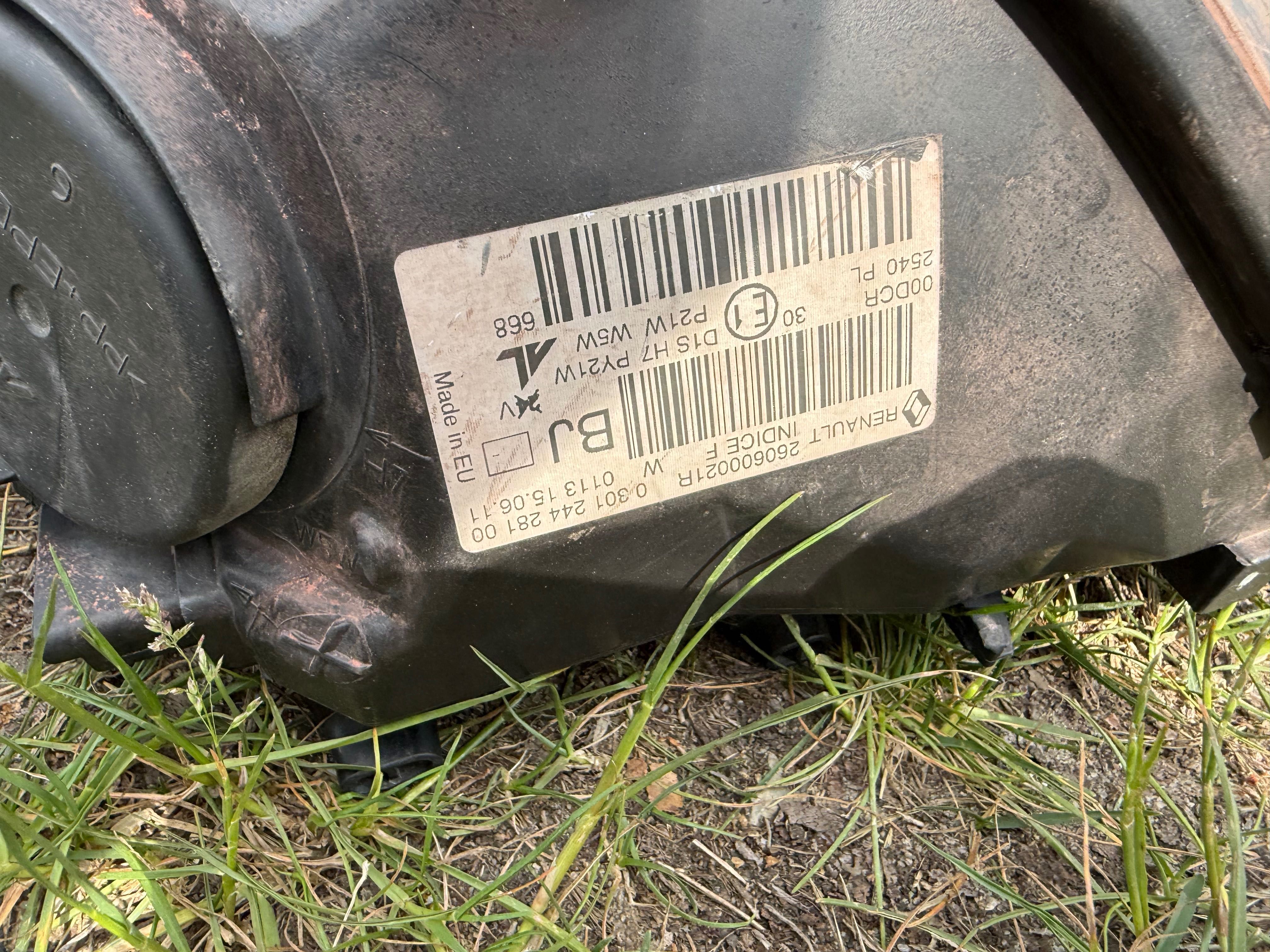 Lampa przednia lewa Renault MEGANE III 3 bi xenon skrętna EU czarna