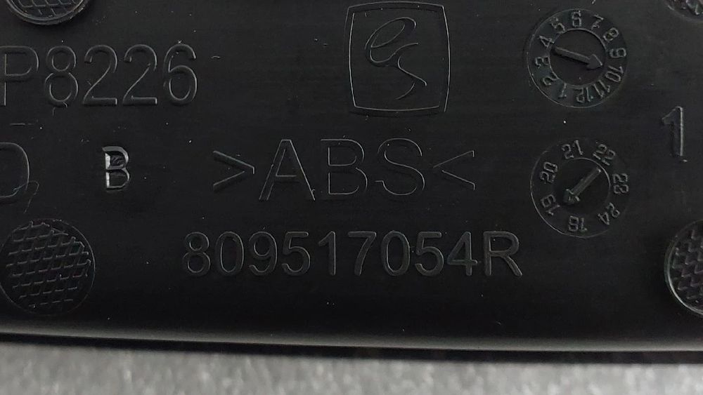 Comando / botão / interruptor vidros frente esquerdo RENAULT Zoe (BFM_