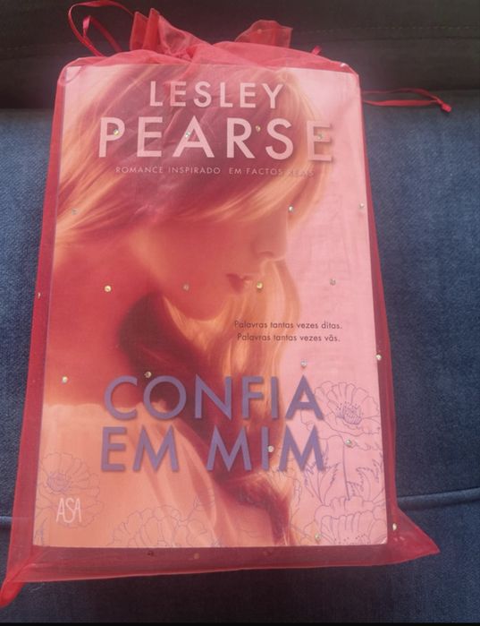 Livro completamente novo