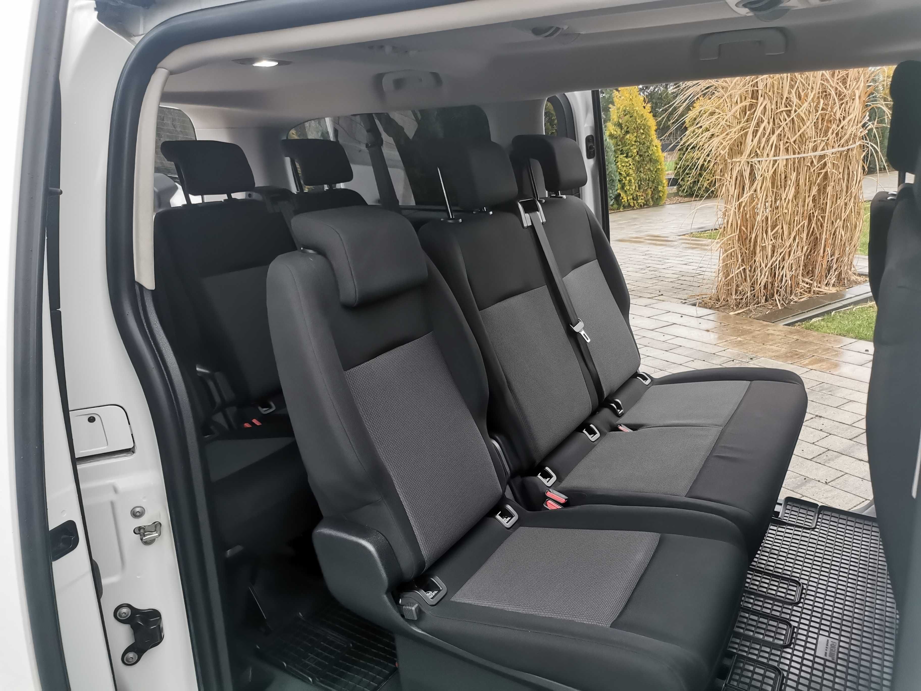 Wynajem busa Toyota PROACE VERSO Extra Long, bagażnik rowerowy, hak