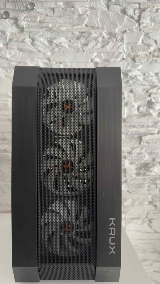 Komputer z monitorem