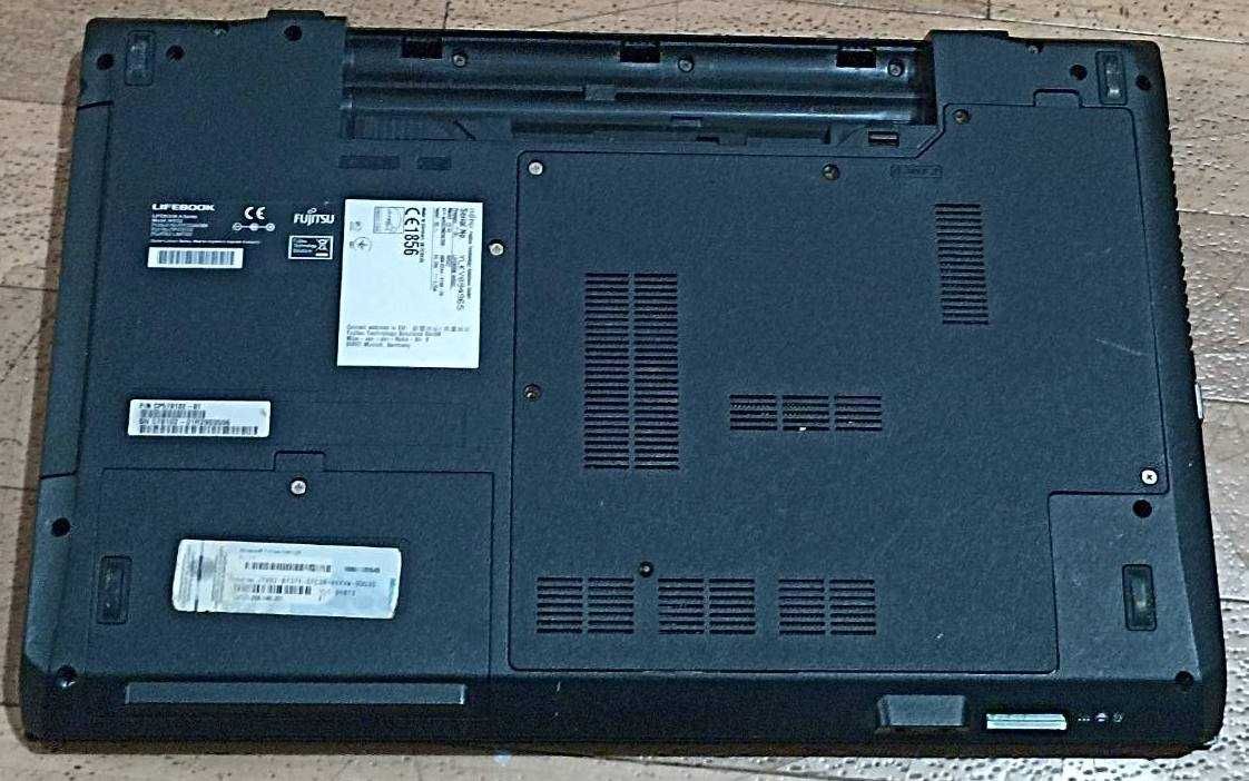 Fujitsu Lifebook AH532 целиком по частям (разборка)