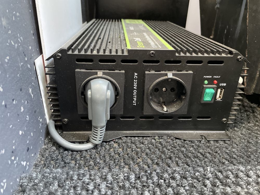 Інвертор Green Cell 12v 230v