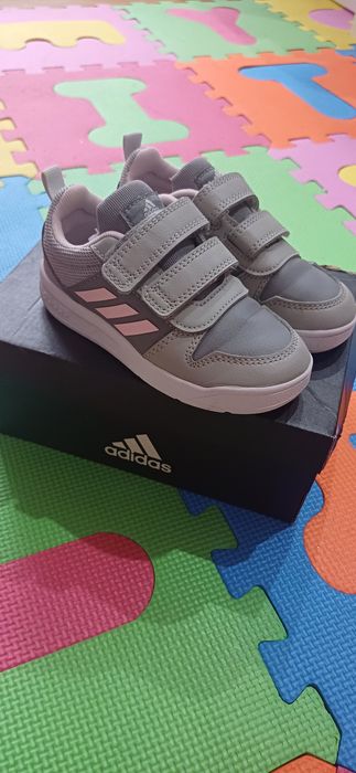 Adidasy dziewczęce R.25