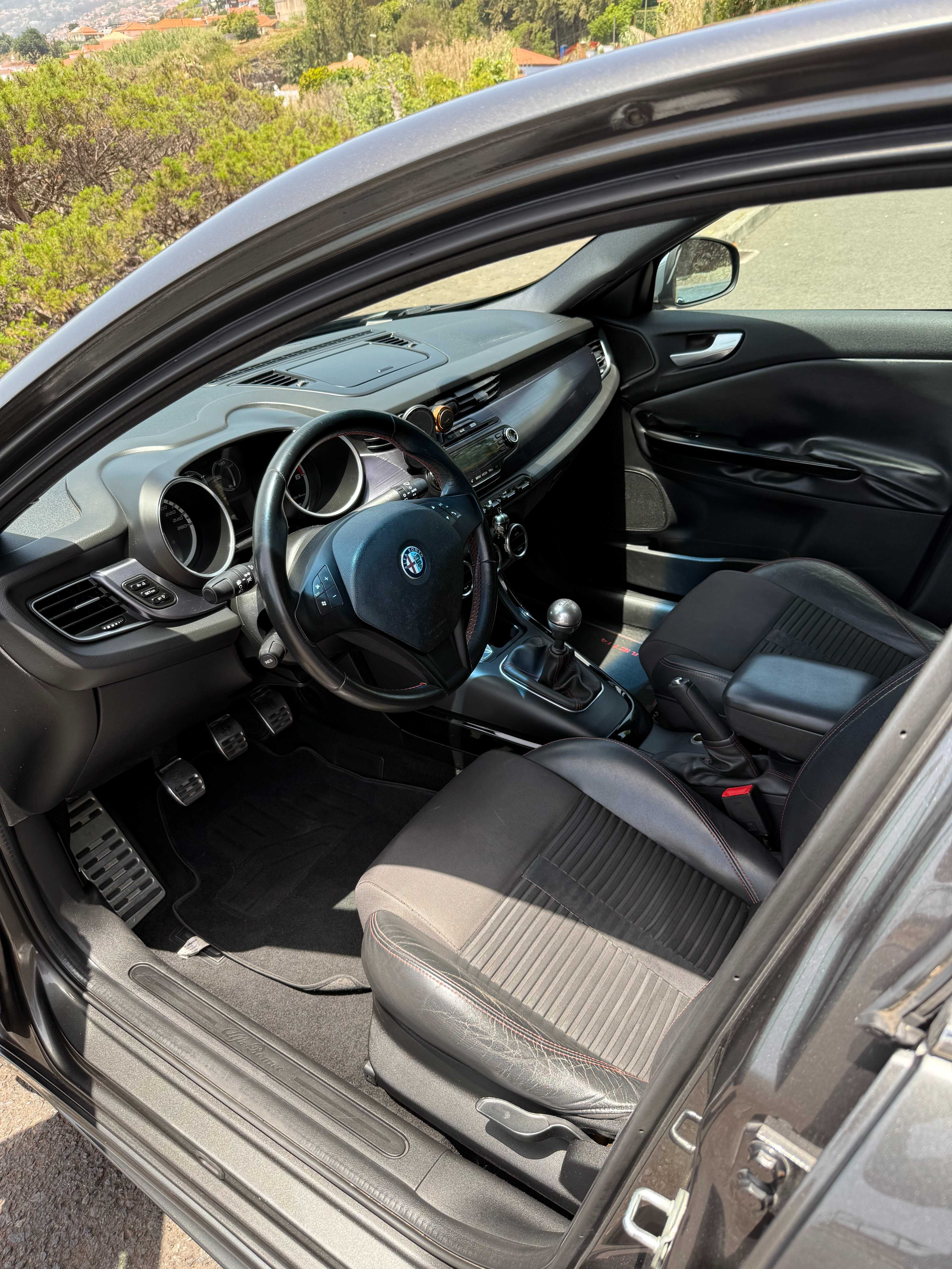 Alfa Romeo Giullietta - DISTINCTIVE EDITION