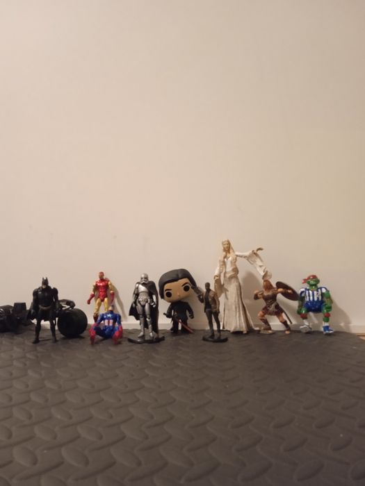 BONECOS heróis e personagens (miniaturas)