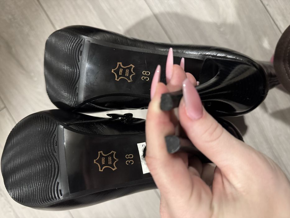 Ботінки Ботильйон. чорні зимові на каблуку