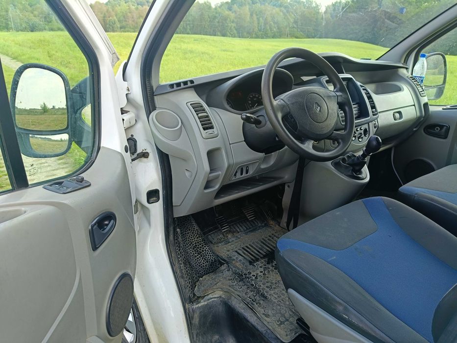 Renault Trafic 2012 rok Holenderka klima 2.0 dCi 115 koni 6 cio os