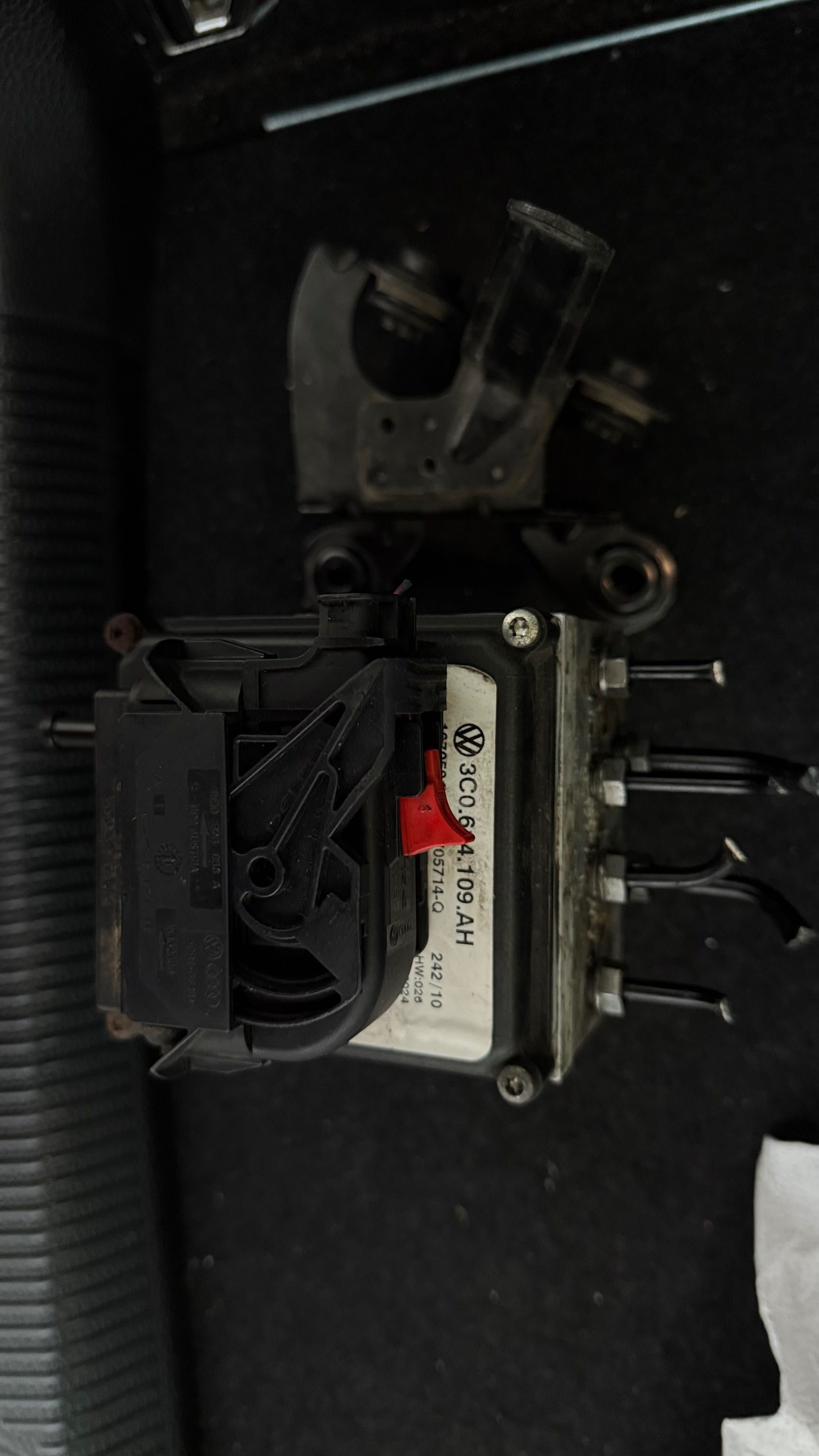 Блок АBS 3C0.614.109.AH до pasat b6