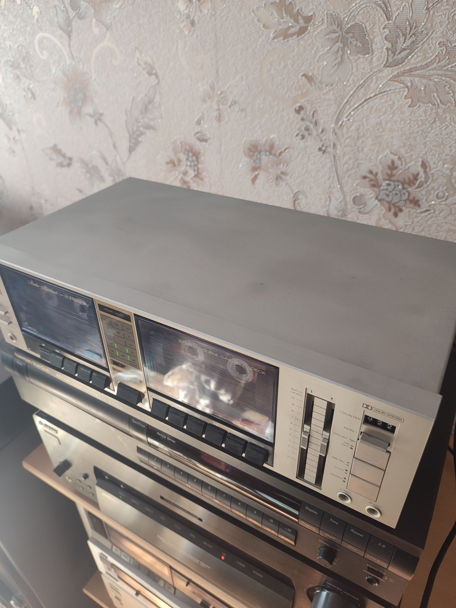 Кассетная дека FISHER CR-W40.