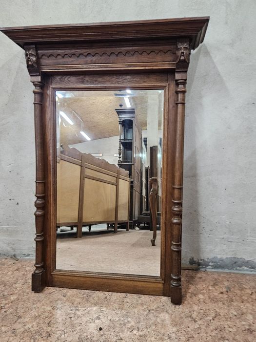 Ładne stare lustro eklektyczne w dębowej ramie