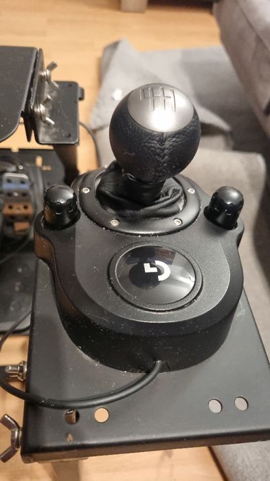volante logitech +pedais+ selector +suporte